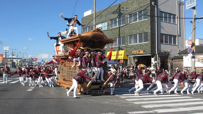 八田荘だんじり祭り大池パレードの様子
