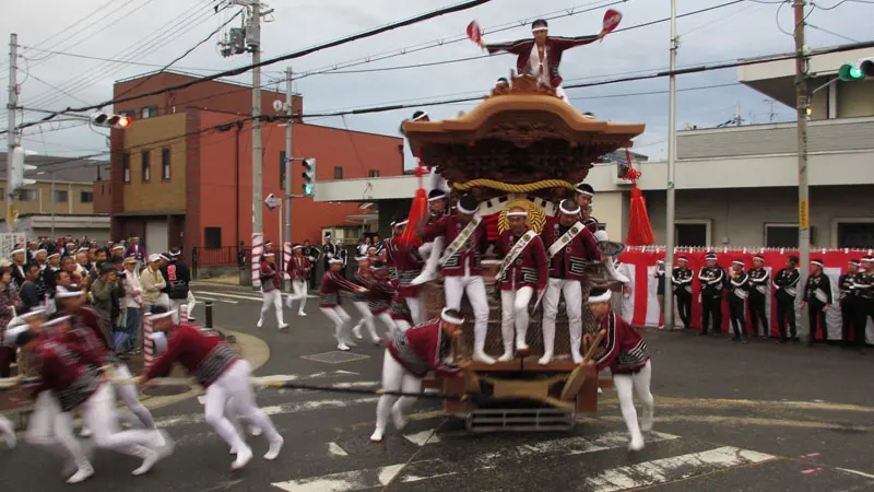 名所「神出」を走る八田南之町のだんじり
