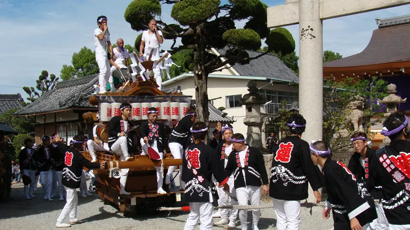 菅生神社に宮入りする駅前連合のだんじり
